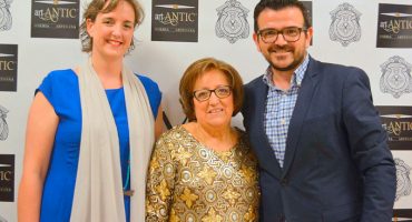 traje de fallera, indumentaria valenciana, espolín amparo gómez