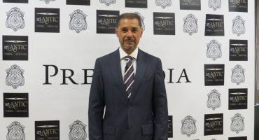 traje de fallera, indumentaria valenciana, espolín amparo gómez