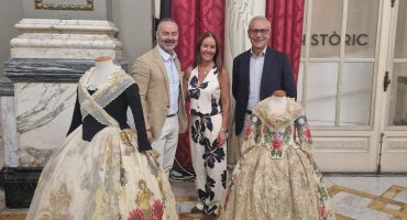 traje de fallera, indumentaria valenciana, espolín amparo gómez